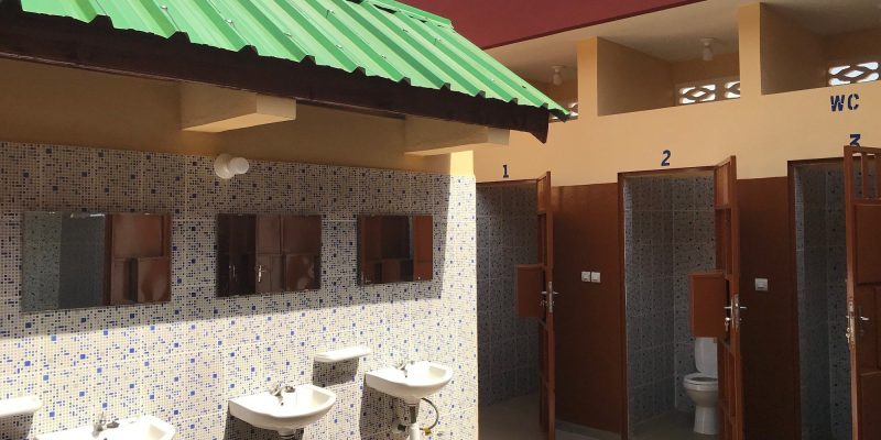 Construction et réhabilitation de sanitaires dans les lycées