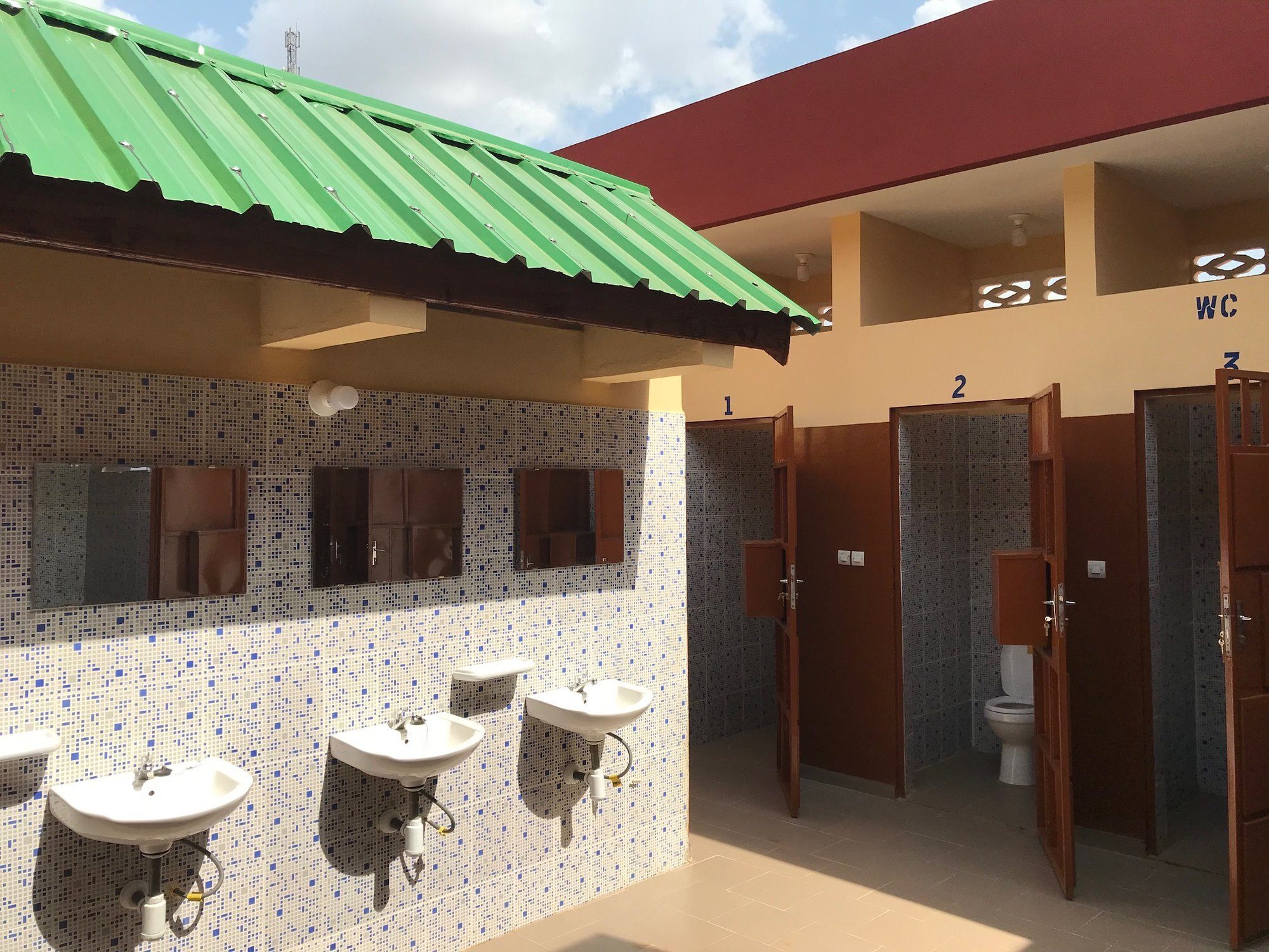 Construction et réhabilitation de sanitaires dans les lycées