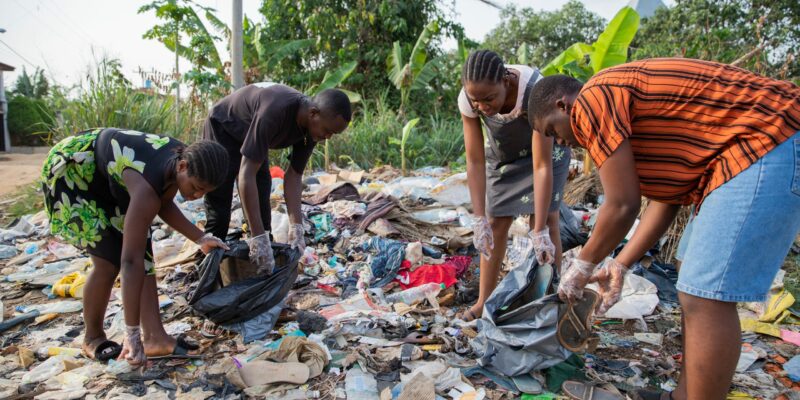 Sensibilisation au tri et ramassage des déchets – Dakar